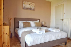 Athens 4-Bedroom Apartment for Large Groups and Families